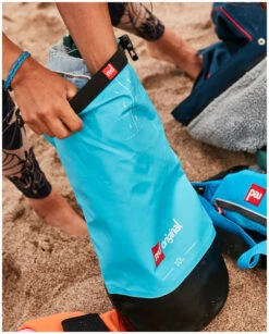 Red Paddle Co. Red Paddle Co Roll Top Dry Bag 30 L 12 Red Paddle Co. Red Paddle Co Roll Top Dry Bag 30 L -Watersporten Winkel red paddle co roll top dry bag 30 l aqua blue 30 l aqua blue 1